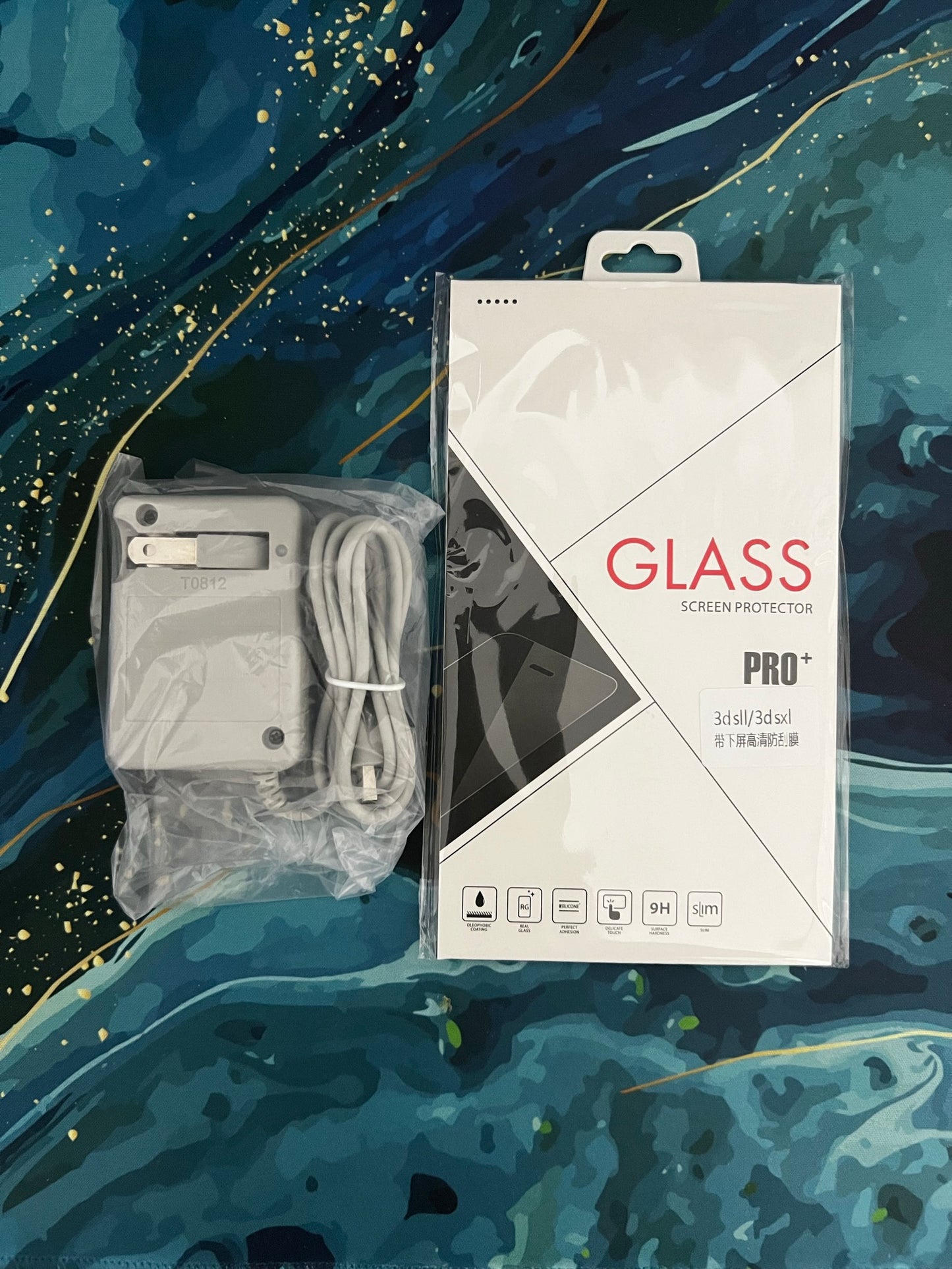 New 3DS LL with (Case/Charger/Wrist Strap/Hand Grip/Clear Shell/Screen Protector)